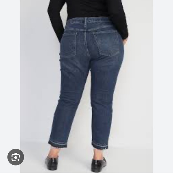 Old Navy Mid-Rise Boyfriend Straight Cut-Off Jeans Vina - Picture 3 of 9